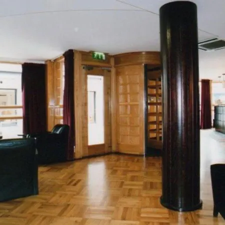 Paramount 3*