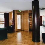 Paramount 3*